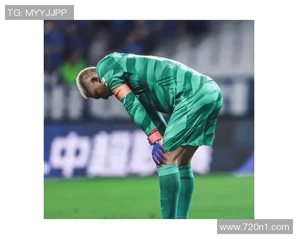 冈山绿雉与东京绿茵在大雨中激战中断比赛引发球迷热议