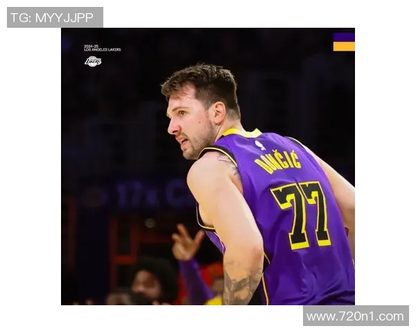 117-112！15分大逆转，湖人2连胜，东契奇44+12+6，前史第二人